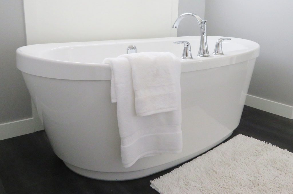 bathtub, tub, bathroom